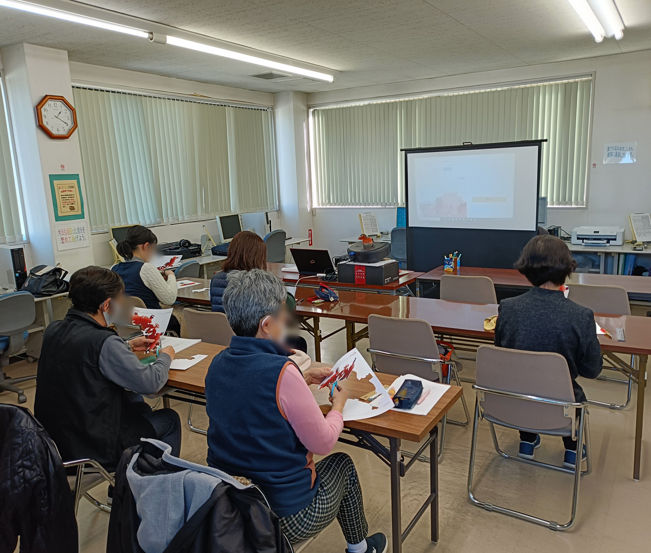 第92回ペーパークラフトで干支の置物を作ってみようの様子01